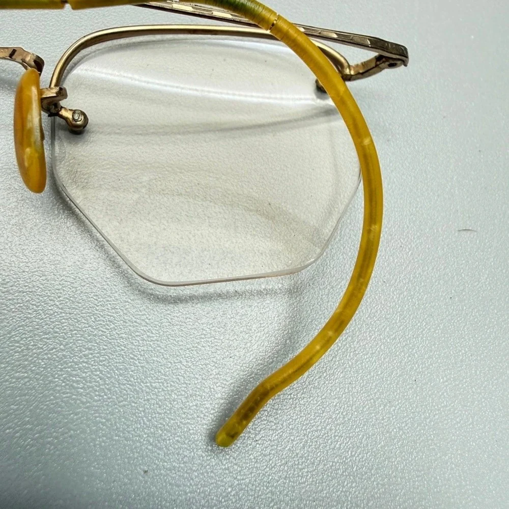 Vintage‎ Gold Filled Wire Frame Glasses with Case Signed